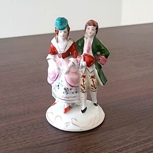 Vtg 1945-51 handpainted Colonial Man and Woman Couple figurines porcelai…